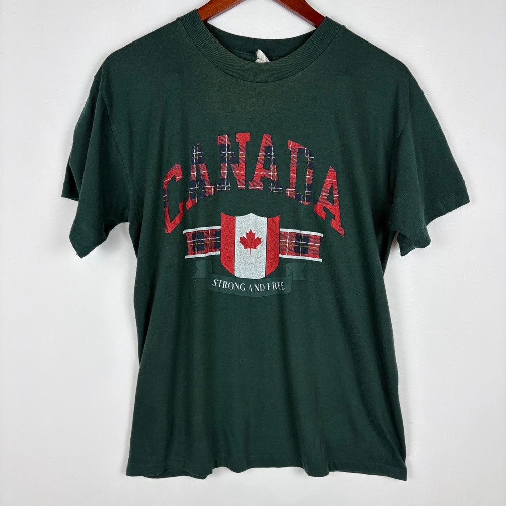 Quality Goods Canada Graphic T-Shirt‎ Vintage Plaid Flag